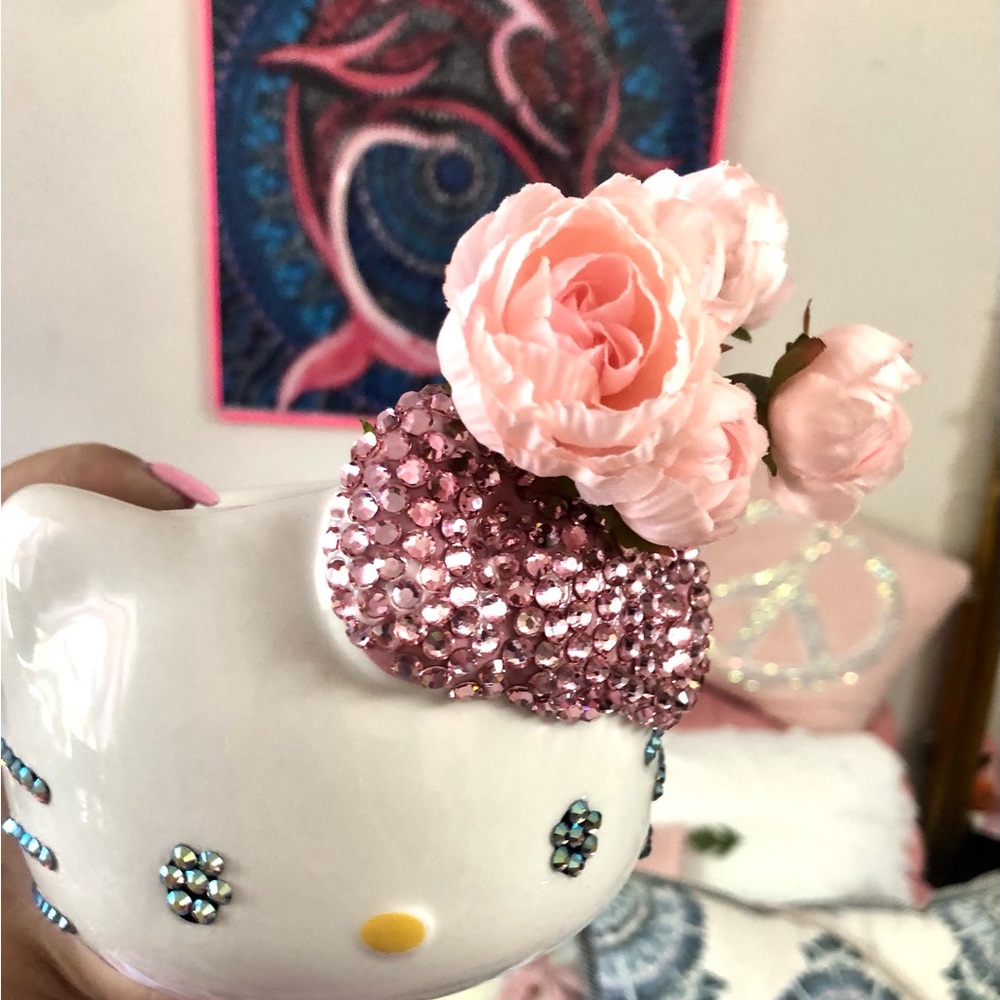 4in Bedazzled Hello Kitty Pink Vase